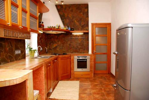 Rent out house. Киев,  Русановские Сады — photo 3