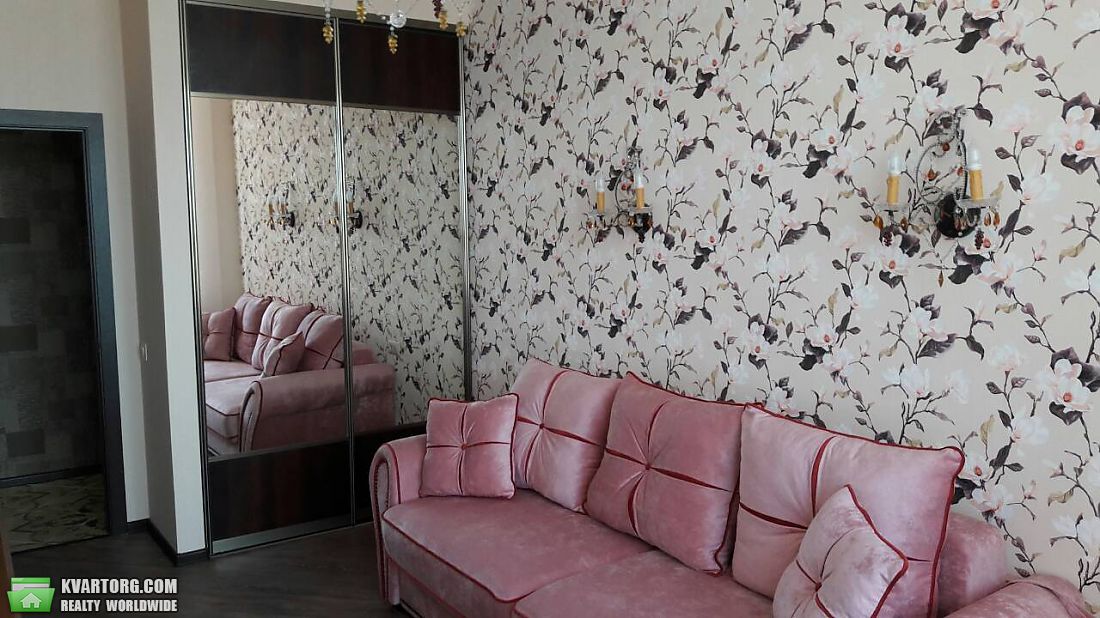 Rent out 3-room apartment. Одесса, Макаренко — photo 1