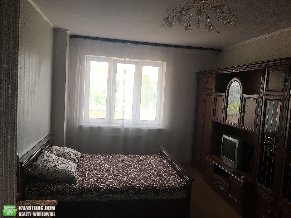 Rent out 1-room apartment. Киев,  Петропавловская — photo 1