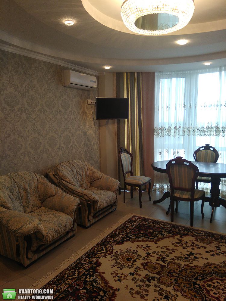 Rent out 3-room apartment. Киев,  Харьковское шоссе — photo 3