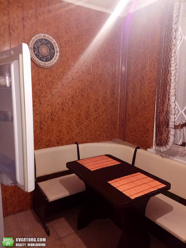 Rent out 1-room apartment. Киев,  Кошица — photo 2