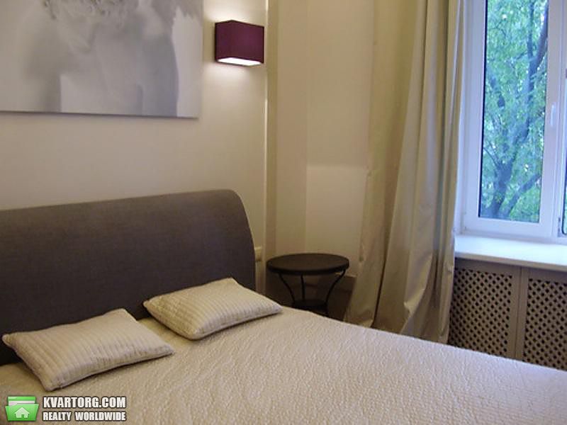 Rent out 2-room apartment. Киев,  Десятинная — photo 2
