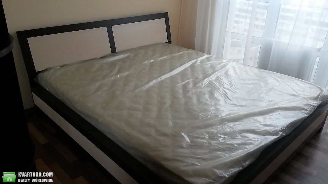 Rent out 2-room apartment. Киев,  Гмыри — photo 1