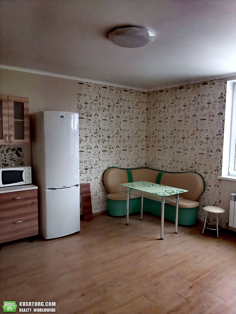 Rent out 2-room apartment. Киев,  Чавдар — photo 4