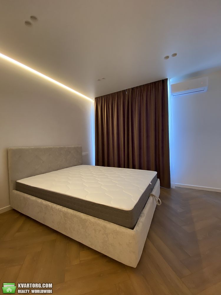 Rent out 2-room apartment. Киев, Салютна — photo 6