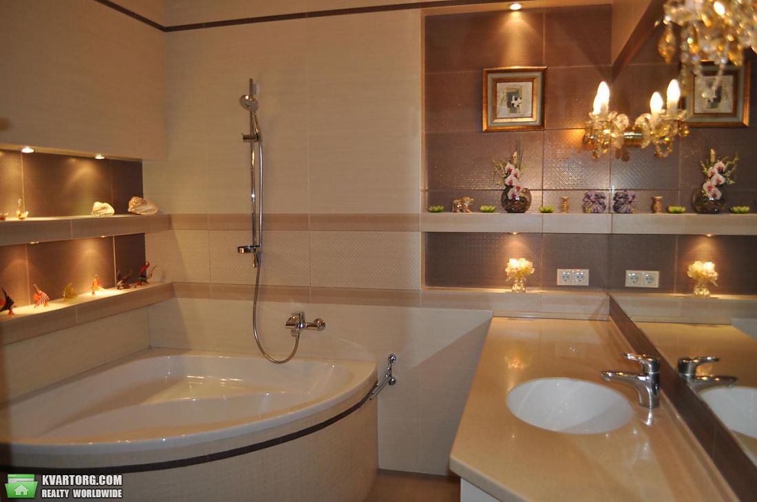 Rent out 2-room apartment. Киев,  Соломенская — photo 9