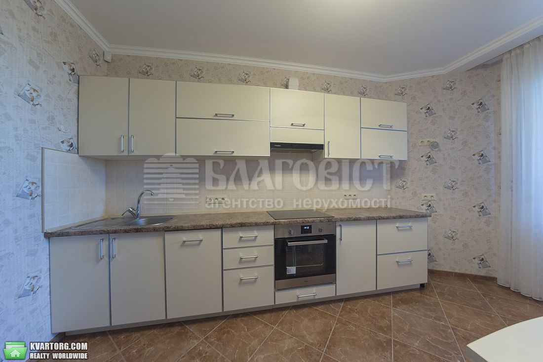 Rent out 3-room apartment. Киев,  Рижская — photo 2