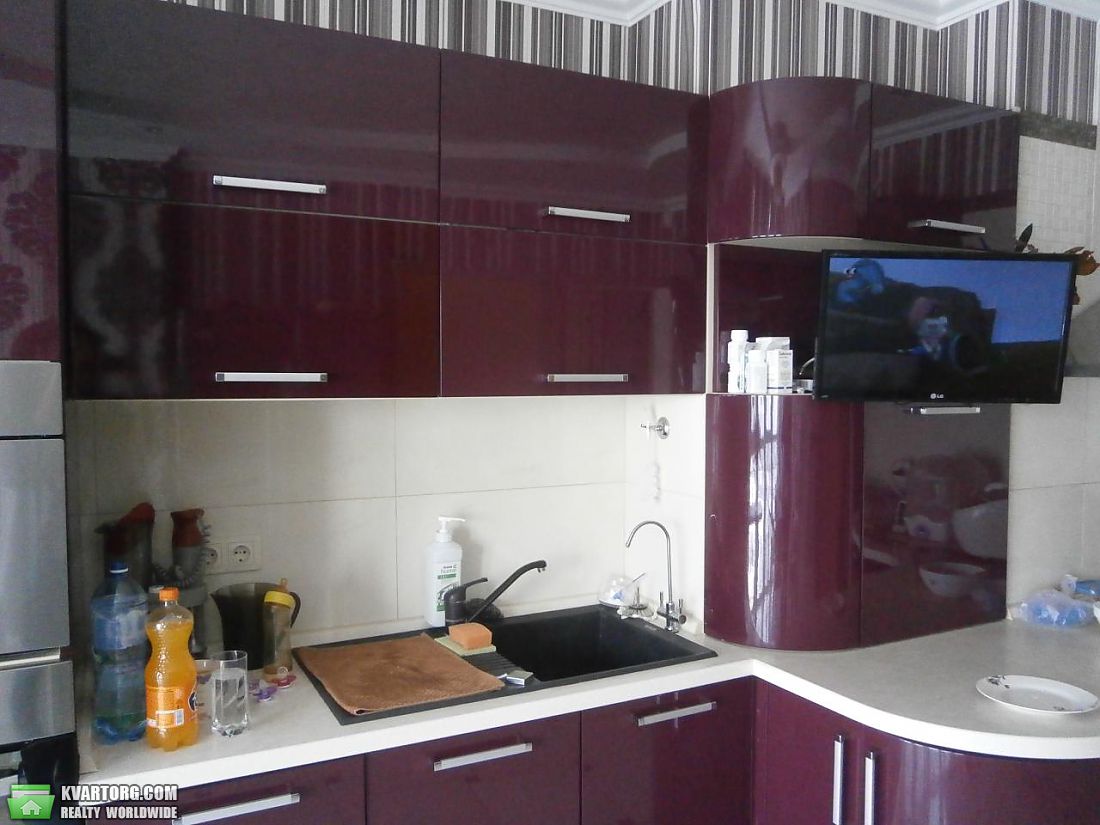 Rent out 3-room apartment. Киев,  Днепровская наб — photo 4