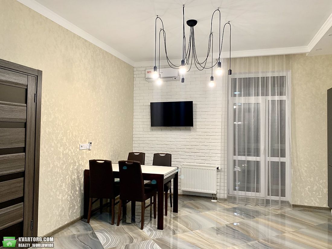 Rent out 2-room apartment. Киев, Евгения Коновальца — photo 1