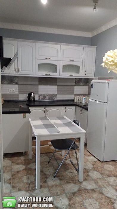 Rent out 2-room apartment. Киев,  Харьковское шоссе — photo 1