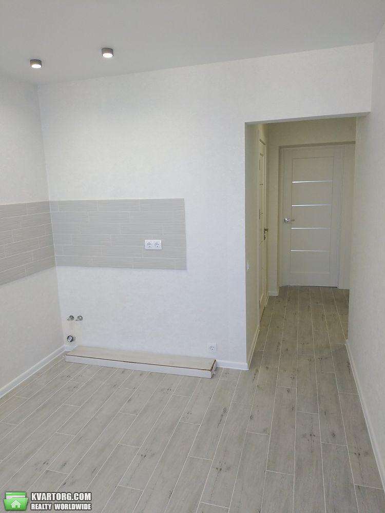 Sell 2-room apartment. Киевская обл., Миру — photo 2