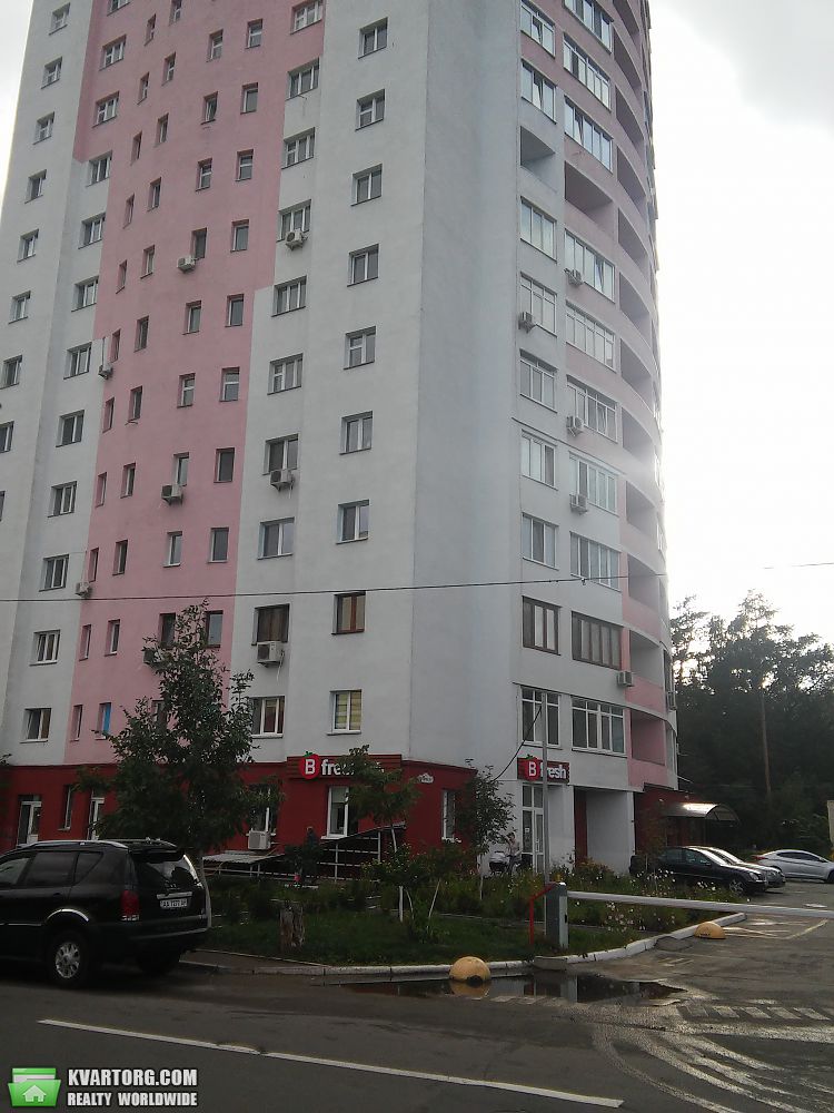 Rent out 1-room apartment. Киев,  Бударина — photo 1