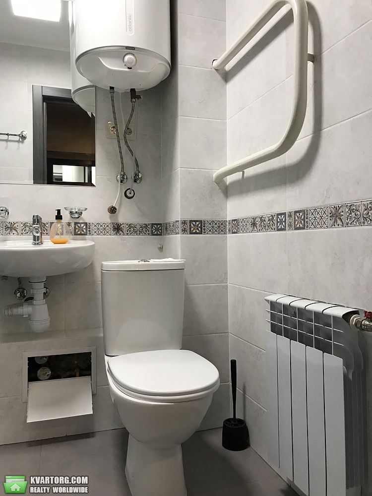 Rent out 1-room apartment. Киев, Вышгородская — photo 7