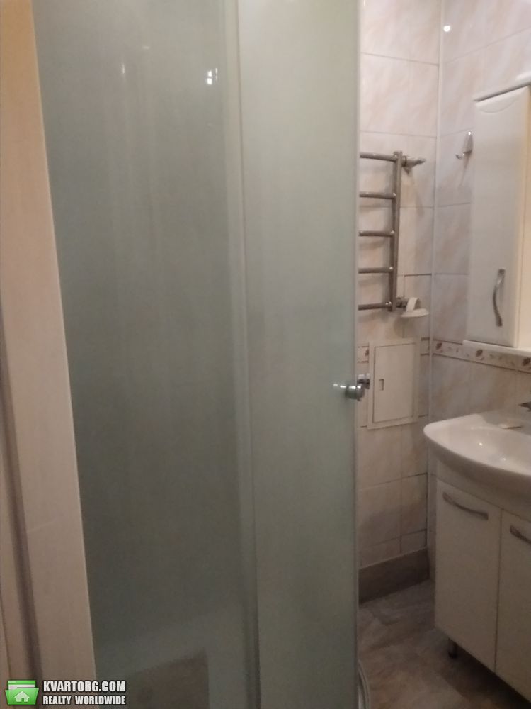Rent out 1-room apartment. Киев,  Кловский спуск — photo 9