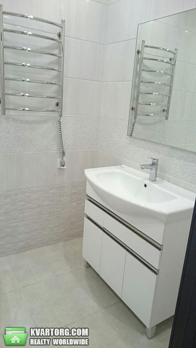 Rent out 2-room apartment. Киев, Регенераторная — photo 8