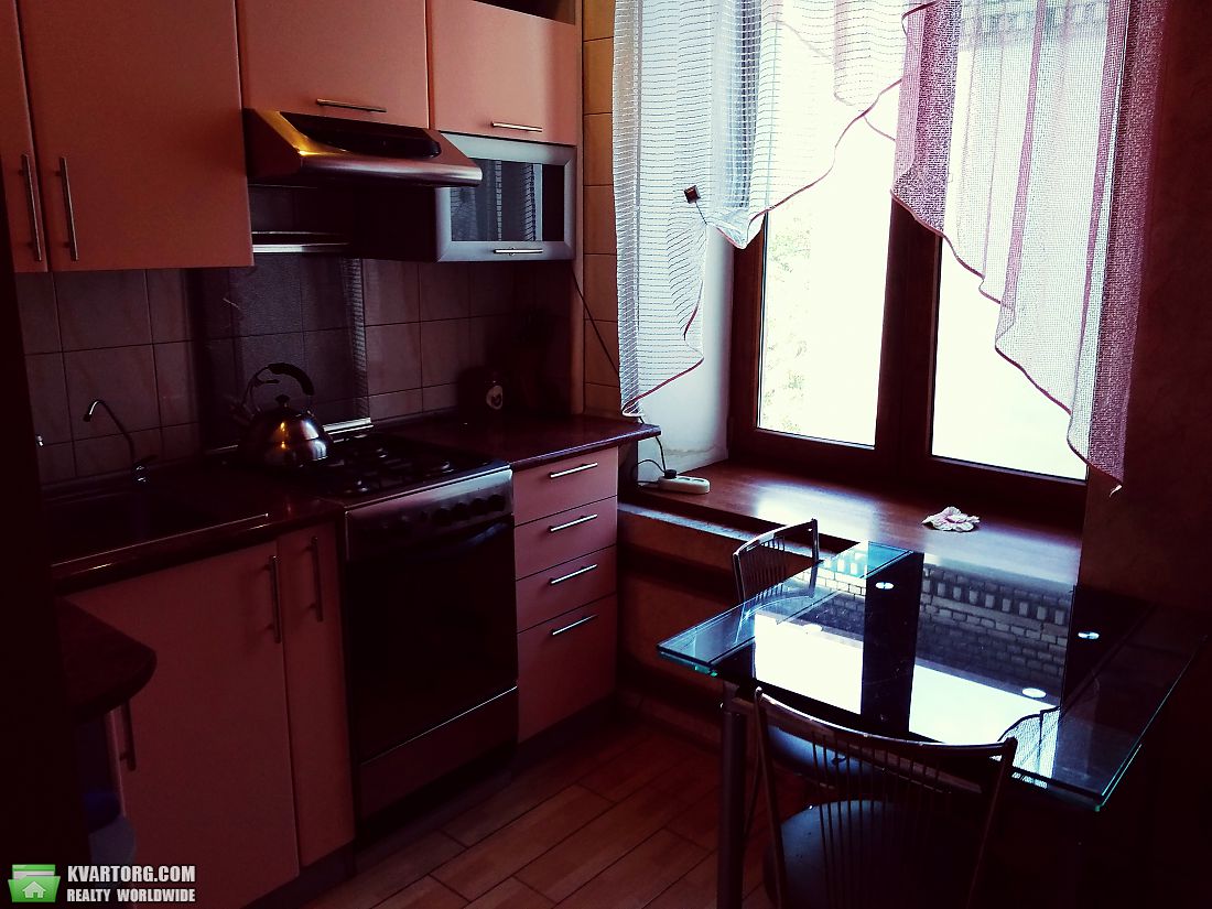 Sell 2-room apartment. Днепропетровск,  Петровского пл. — photo 7