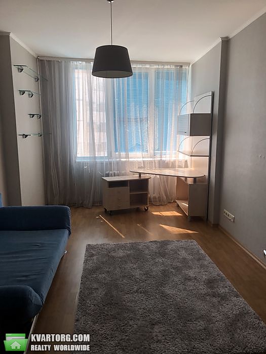 Rent out 3-room apartment. Киев,  Кошица — photo 4