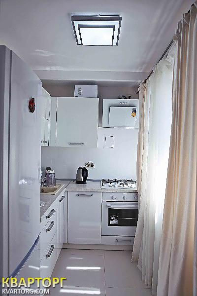 Rent out 2-room apartment. Киев, Леси Украинки бульв. — photo 2