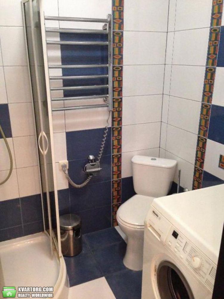 Rent out 2-room apartment. Киев,  Черновола — photo 10