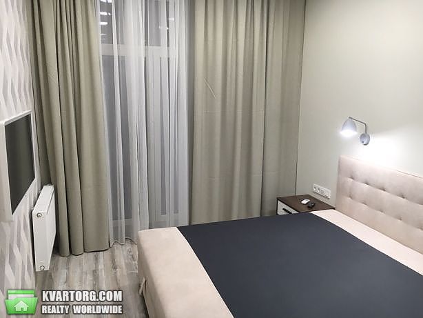 Rent out 1-room apartment. Киев,  Саперное поле — photo 1