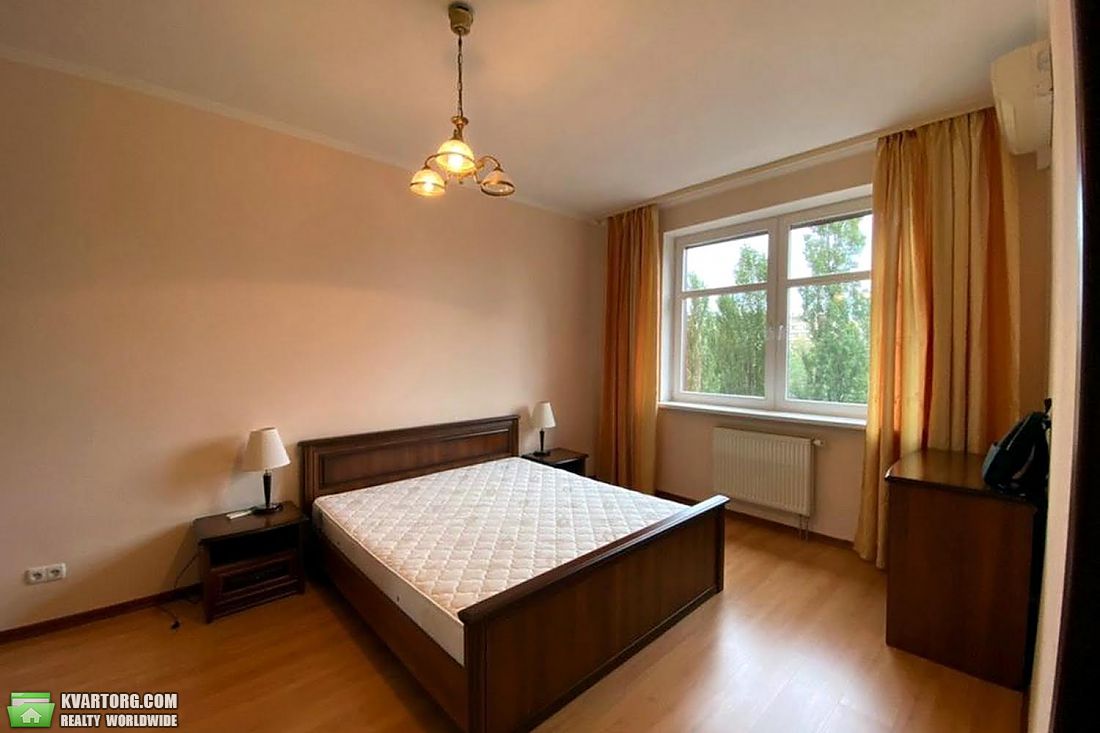 Rent out 3-room apartment. Киев, Евгения Коновальца — photo 2