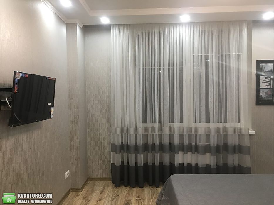 Rent out 2-room apartment. Киев,  Феодосийская — photo 7