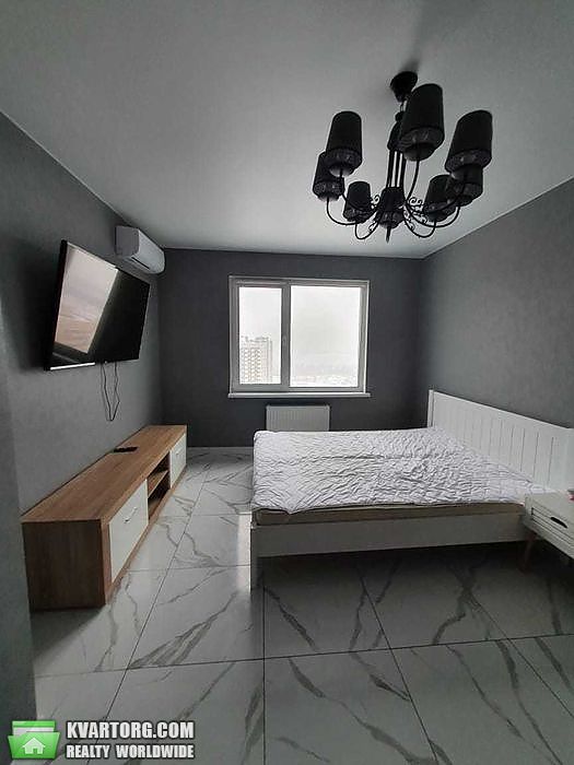 Rent out 1-room apartment. Киев,  Вишняковская — photo 1