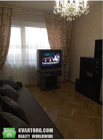 Rent out 2-room apartment. Киев,  Подгорная — photo 1