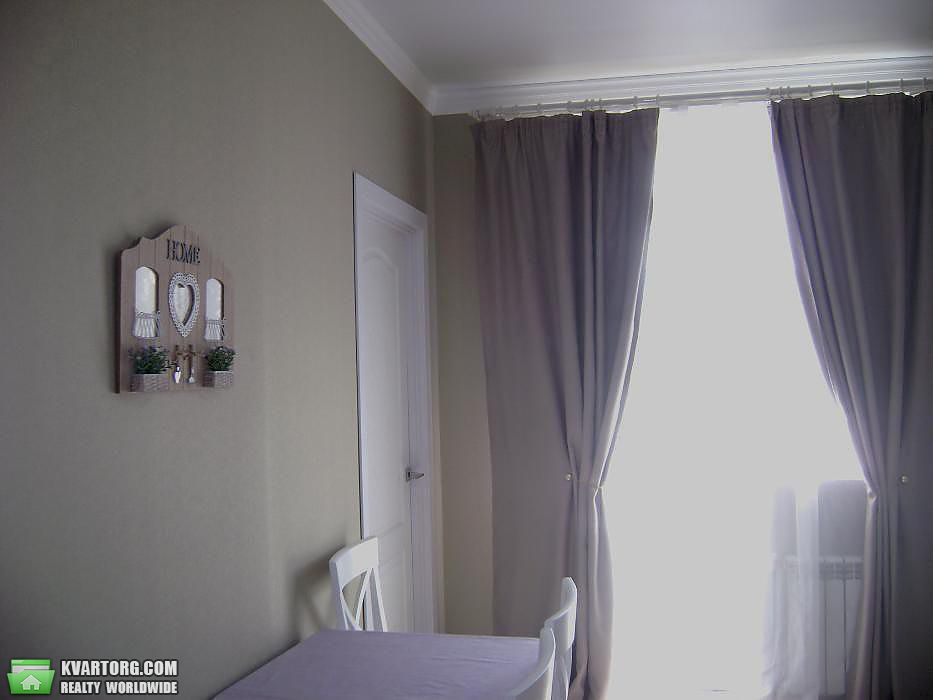 Rent out 2-room apartment. Киев,  Невская — photo 2