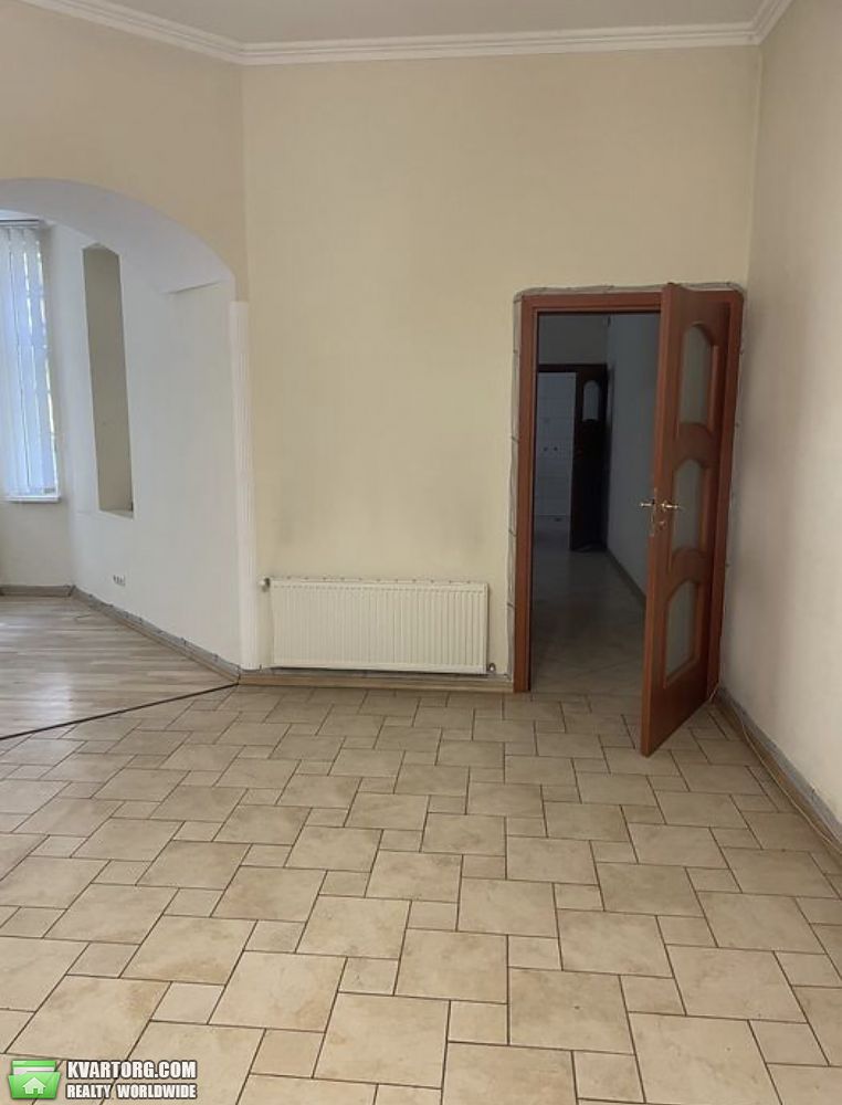 Rent out 4-room apartment. Львов, Коновальця — photo 1