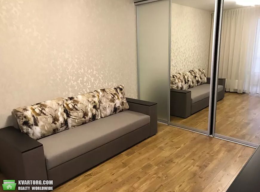 Rent out 2-room apartment. Киев, Практичная — photo 3
