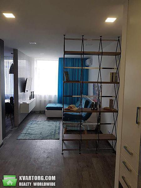 Rent out 2-room apartment. Киев,  Ямская — photo 1