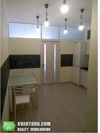 Rent out 2-room apartment. Киев, Харьковское шоссе — photo 1