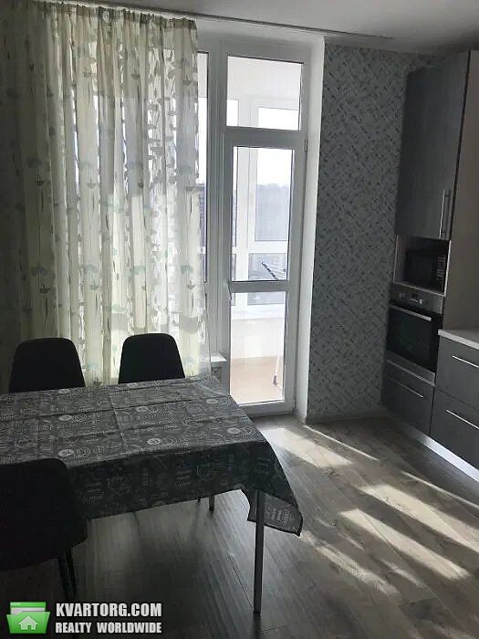 Rent out 2-room apartment. Киев,  Каховская — photo 4