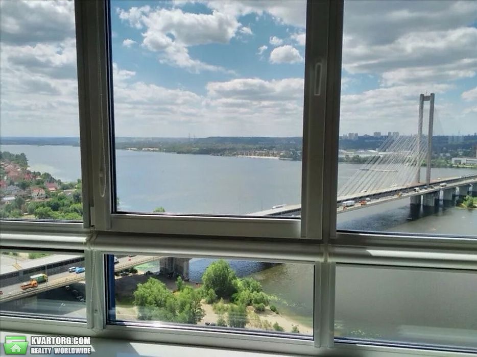 Rent out 3-room apartment. Киев,  Бажана — photo 1