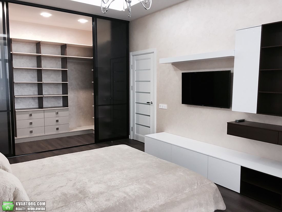 Rent out 2-room apartment. Киев,  Драгомирова — photo 3