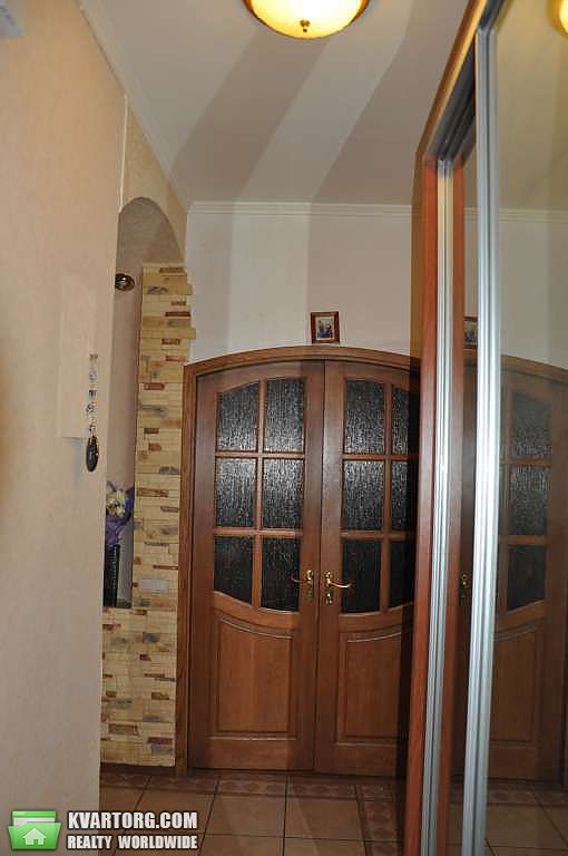 Sell 3-room apartment. Киев,  Петровского — photo 2