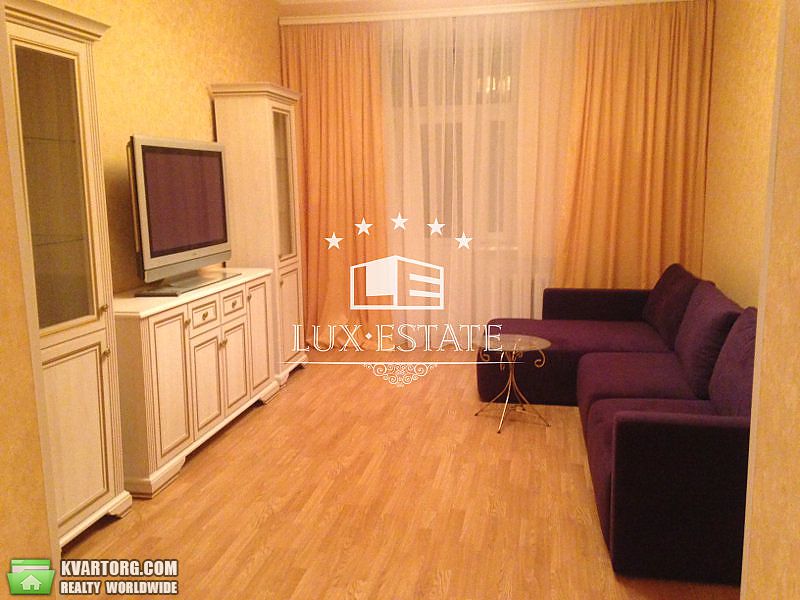 Rent out 2-room apartment. Киев,  Саксаганского — photo 1
