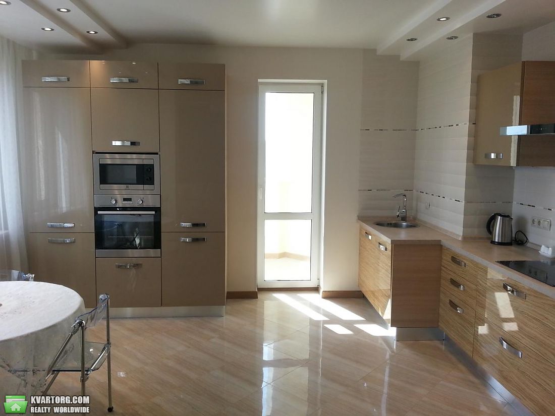 Rent out 2-room apartment. Киев,  Лайоша Гавро — photo 3