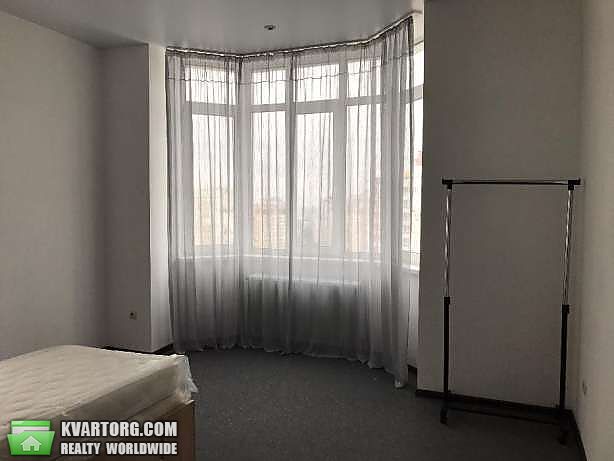 Rent out 3-room apartment. Киев,  Урловская — photo 1