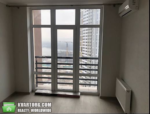 Rent out 2-room apartment. Киев, Панельная — photo 8