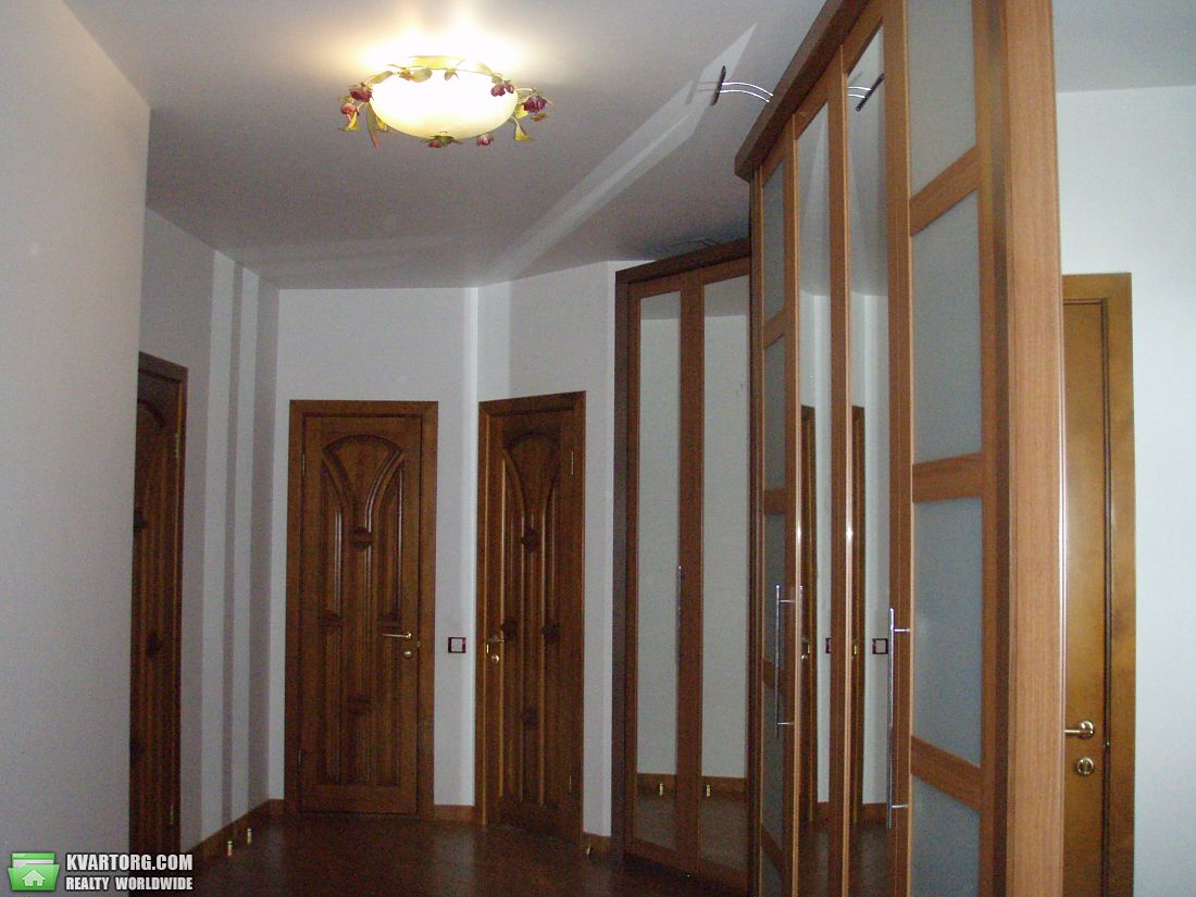 Rent out 2-room apartment. Киев,  Луначарского — photo 1