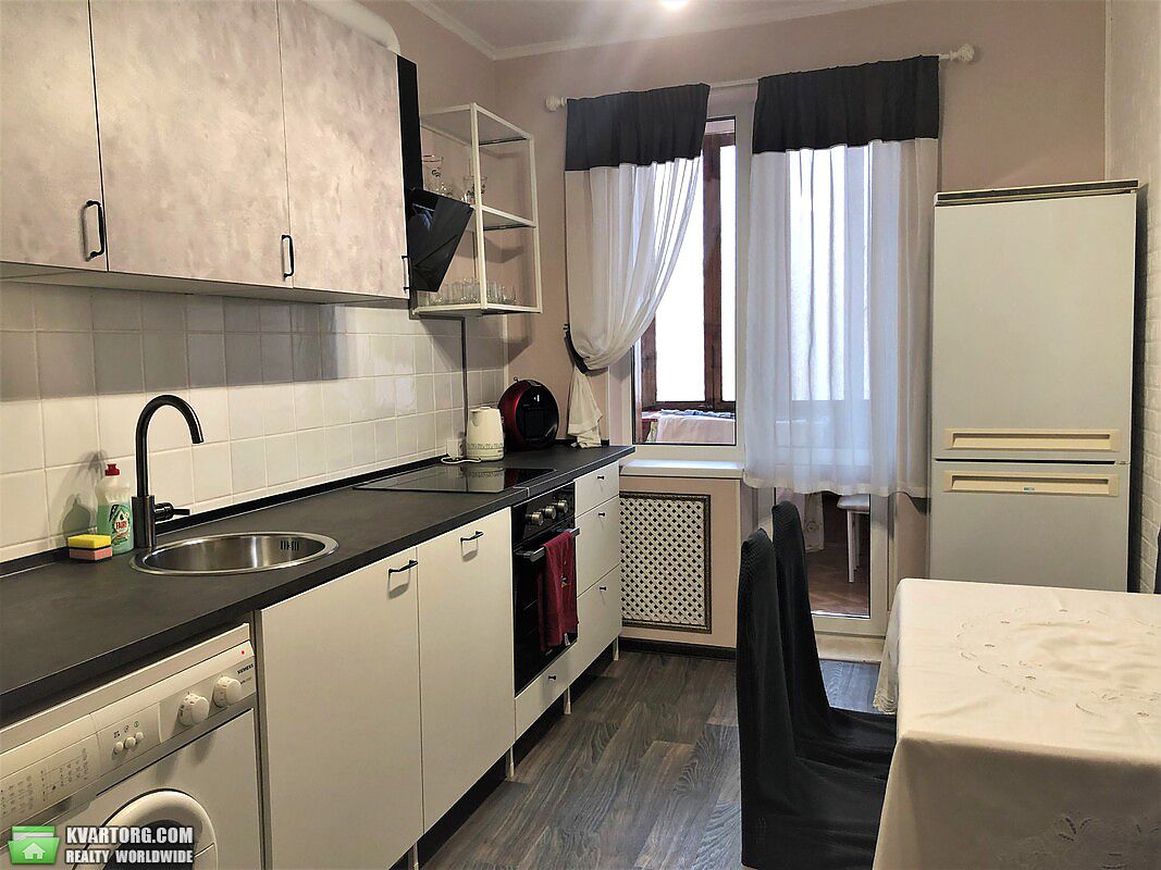 Rent out 3-room apartment. Киев,  Леси Украинки бульв. — photo 7