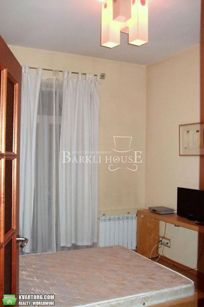 Rent out 2-room apartment. Киев,  Крещатик — photo 3