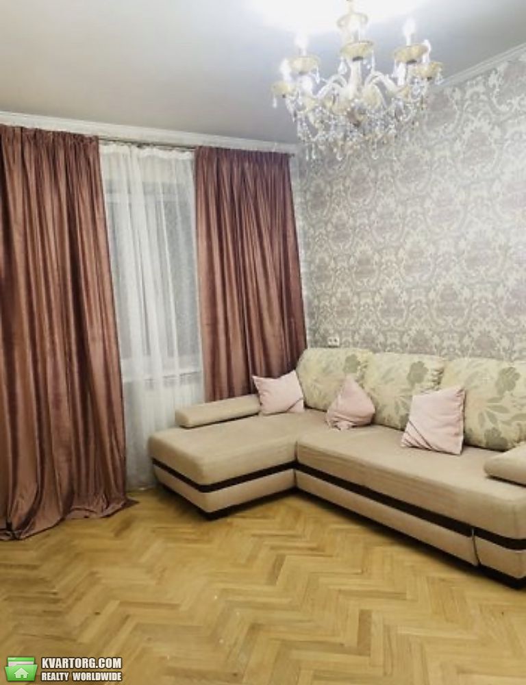 Rent out 2-room apartment. Киев,  Тропинина — photo 1