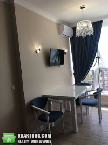 Sell 2-room apartment. Киев,  Метрологическая — photo 1