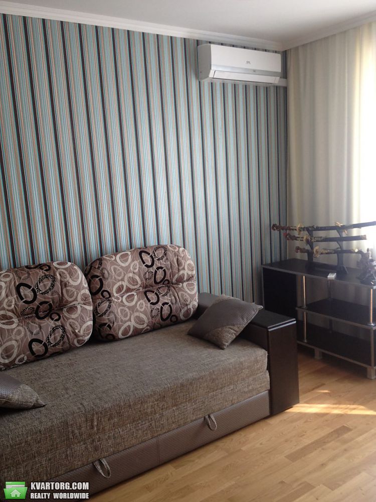 Rent out 3-room apartment. Киев,  Ревуцкого — photo 9