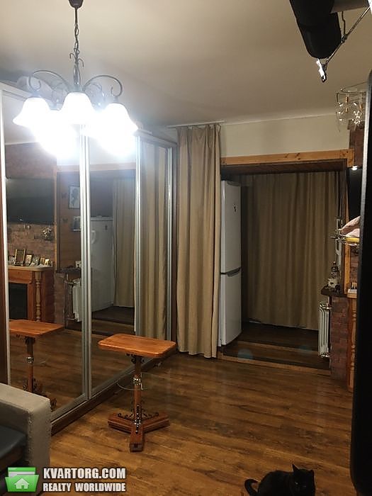 Sell 1-room apartment. Киев,  Автозаводская — photo 1