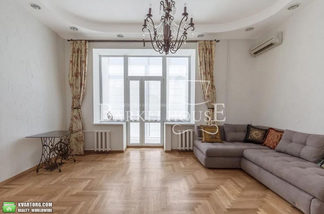 Rent out 2-room apartment. Киев,  Спасская — photo 1