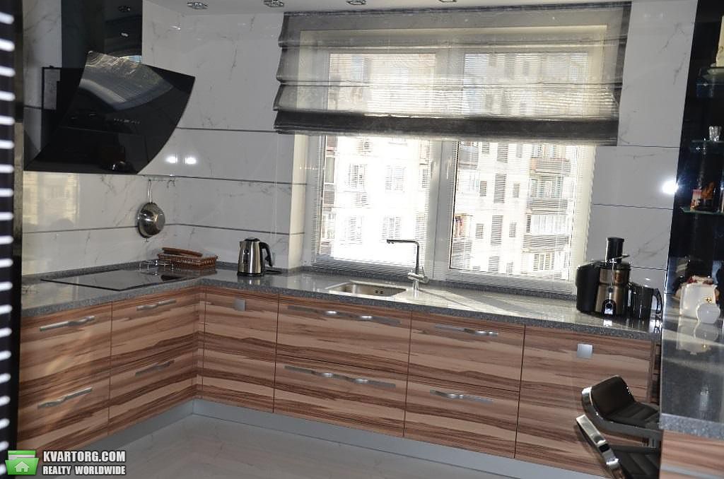 Rent out 3-room apartment. Киев,  Липковского — photo 3